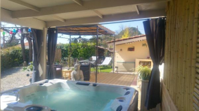 gite LAPAZ/jacuzzi privé/piscine